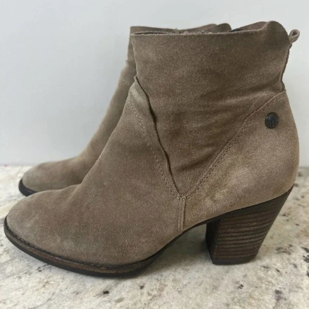 Paul Green Nora Suede Block Heel Ankle Booties size 8.5